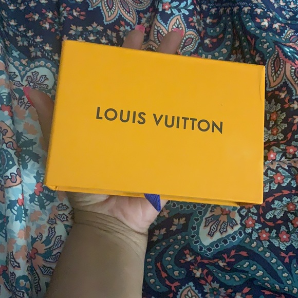 Box - Picture 4 of 4